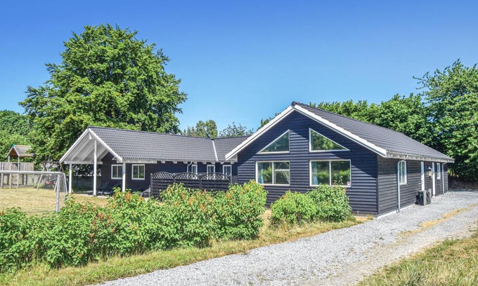Lohals House | 300 m² House ∙ 8 bedrooms ∙ 20 guests