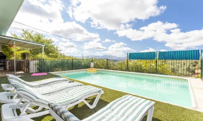 Archidona Villa | 300 m² Villa ∙ 5 bedrooms ∙ 20 guests