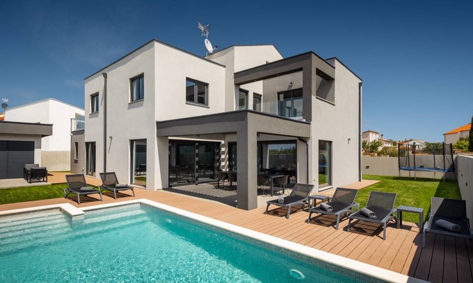 Valdebek Villa | 300 m² Villa ∙ 5 bedrooms ∙ 10 guests