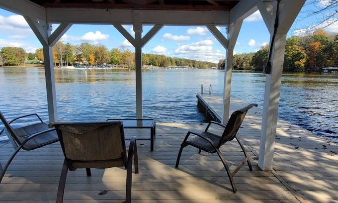 Glenora House | 3000 sqft. Waterfront house, Private Beach/Dock w/300+ ft Private Waterfront