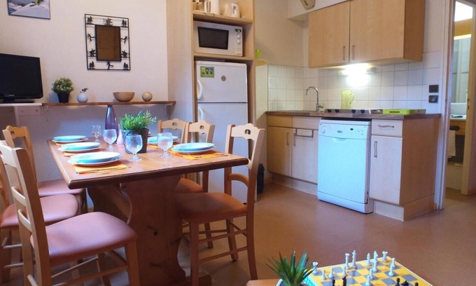 Lelex Apartment | 300m from resort center, swimming pool, parking, tv, ski locker, 32m², Lélex