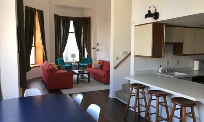 Westown Apartment | 301- Condo for 10 by Old World 3rd St/Fiserv Forum