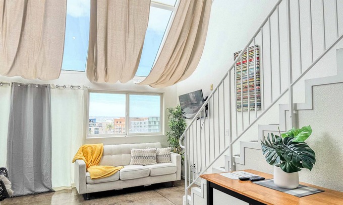 Bankers Hill Apartment | 303/C Little Italy double balcony Loft/Parking