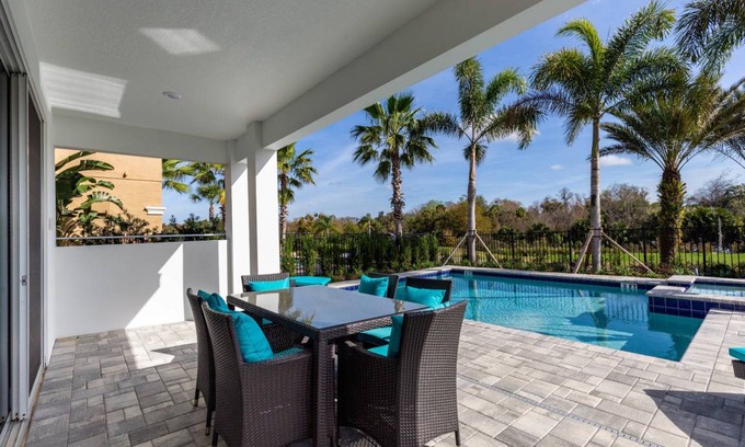 Reunion House | 307 m² House ∙ 5 bedrooms ∙ 10 guests