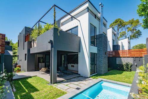 Newlands Villa | 309 m² Villa ∙ 3 bedrooms ∙ 6 guests