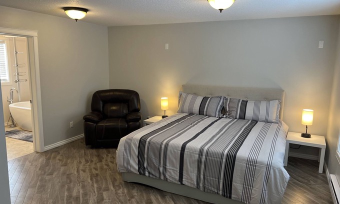 Three Hills House | 31 Cherry Lane - LARGE HOME - COZY SPACES - LOTS OF OPTIONS