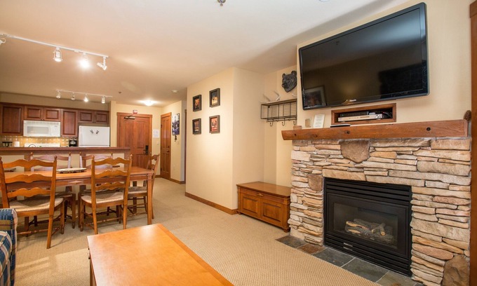 Salt Lake Mountain Resorts Condo | 3216 - One Bedroom + Den Standard Powderhorn Lodge by RedAwning