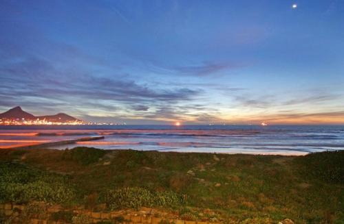 Lagoon Beach Apartment | 325 Leisure Bay Cape Town