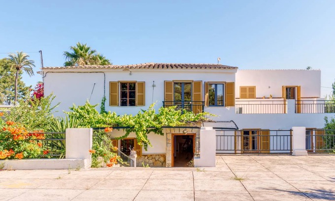 Palma de Mallorca Villa | 325 m² Villa ∙ 6 bedrooms ∙ 12 guests