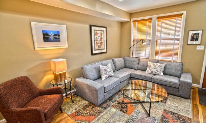 Georgetown House | 3254 Northwest Townhome #1056 Townhouse