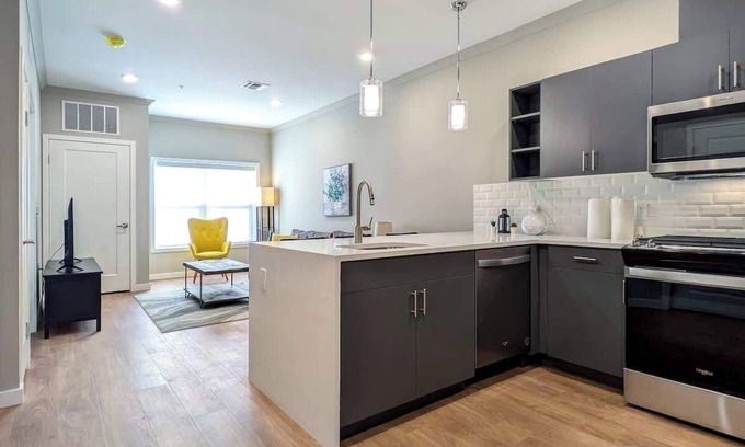 Dunellen Apartment | 329 Modern 1BR Apt Walk to NJT
