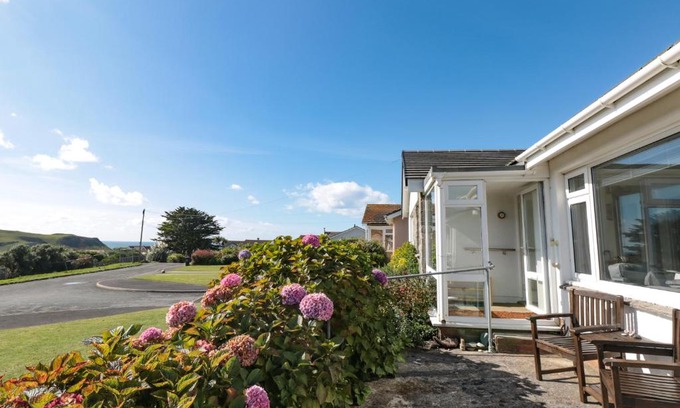 Hope-Cove House | 33 Weymouth Park