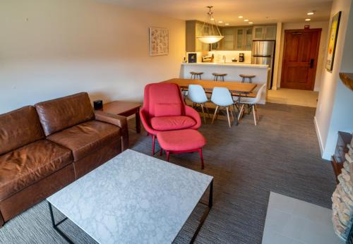 Snowbird Apartment | 3315 - One Bedroom Den Deluxe Powderhorn Lodge condo
