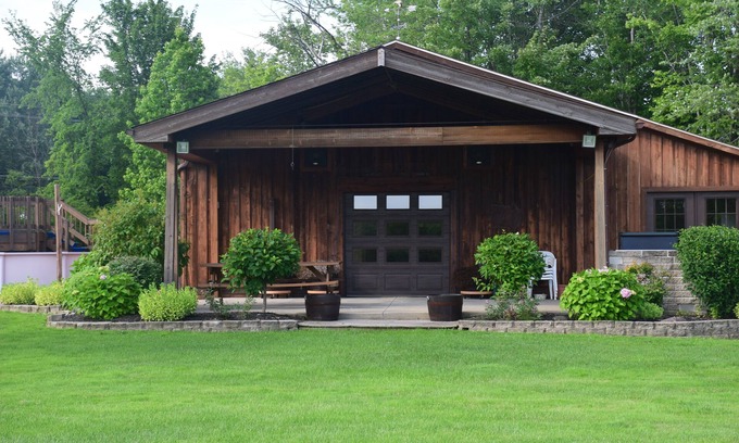Painesville Cabin | 34+ Acre Lodge Located In Beautiful Ohio Wine Country