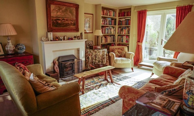 Tisbury Bed & Breakfast | 34 Grosvenor Drive