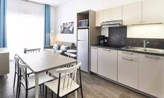 Jonzac Apartment | 34 m² Apartment ∙ 2 bedrooms ∙ 6 guests