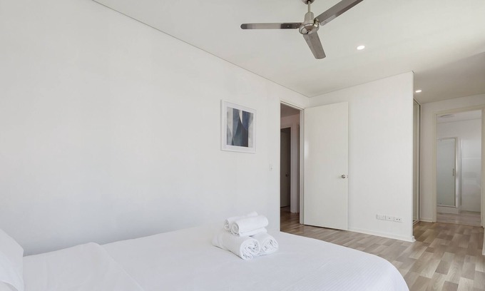 Belmont House | 3401 Homely 4x2 Townhouse near City and Airport