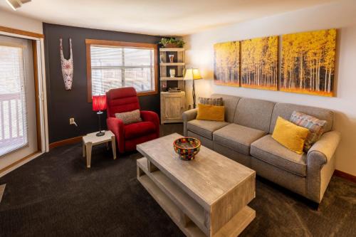 Snowbird Apartment | 3402 - One Bedroom Den Deluxe Powderhorn Lodge condo