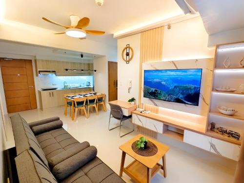 Cebu Apartment | 34B Taft East Gate 2 Bedroom Unit Pool, Gym, Balcony