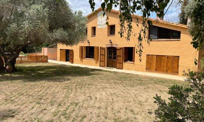 Santa Eulalia de Roncana House | 350 m² House ∙ 7 bedrooms ∙ 16 guests