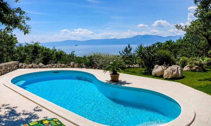 Zurkovo Villa | 350 m² Villa ∙ 1 bedroom ∙ 8 guests