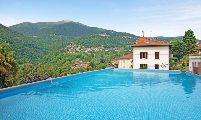 Dizzasco Villa | 350 m² Villa ∙ 6 bedrooms ∙ 12 guests