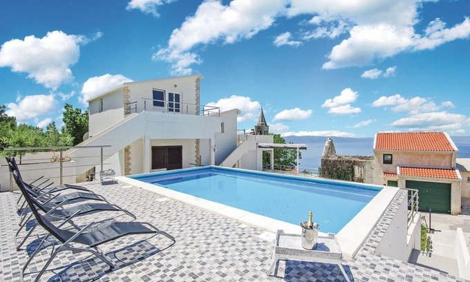 Podgora Villa | 350 m² Villa ∙ 6 bedrooms ∙ 12 guests