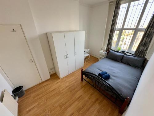 Seven Sisters House | 356 Manor House near Central London