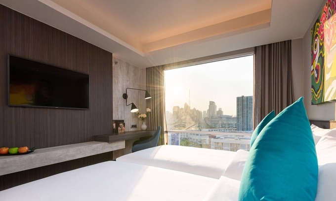 Huai Khwang House | 35sqm Maitria Hotel Rama 9 Bangkok Grand Deluxe Room City View