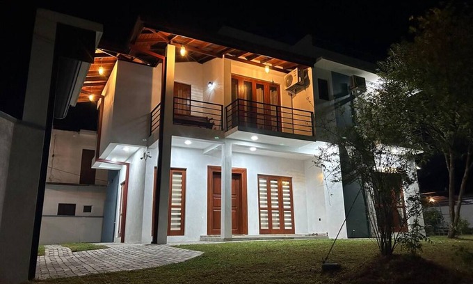 Moratuwa House | 375 m² House ∙ 5 bedrooms ∙ 10 guests