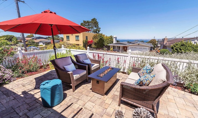 Monterey House | 3827 Betsy's Nest - Adorable Monterey Cottage