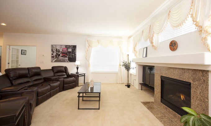 Littleton House | 3900 sq ft. Beautiful luxury home Next to C-470 and Red Rocks Amphitheater