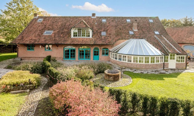 Merksplas House | 395 m² House ∙ 8 bedrooms ∙ 24 guests