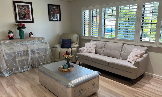 Glendora House | 3B2B House Huge Yard Nice Pool BBQ Grill Fire Pit Beautiful View