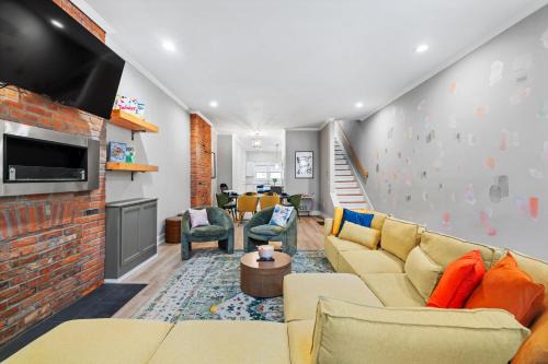 Lower Lawrenceville House | 3BD with Rooftop & BBQ - 7Mins to Downtown Pittsburgh