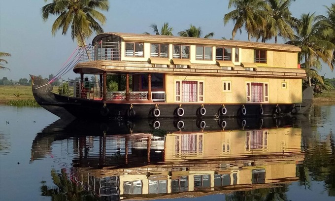 Alappuzha Boat Rental | 3bedroom private houseboat OR 3bedroom suite