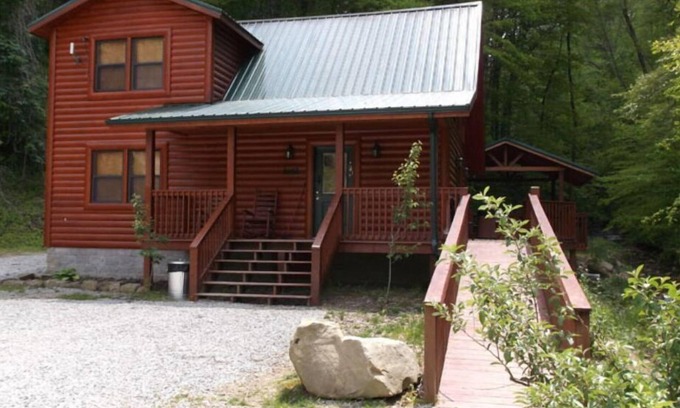 Lejunior Cabin | 3BR, 2 Bath Cabin with full kitchen, living room, hot tub and spacious backyard.