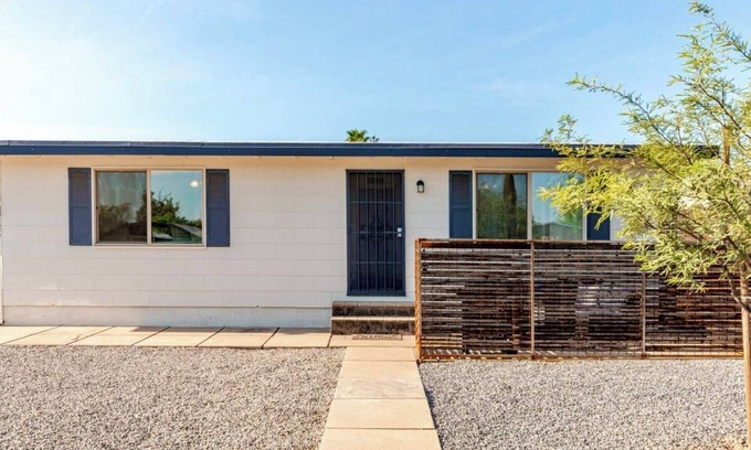 Flowing Well Neighborhood House | 3BR/2BA Cozy Home in awesome Tucson with AC
