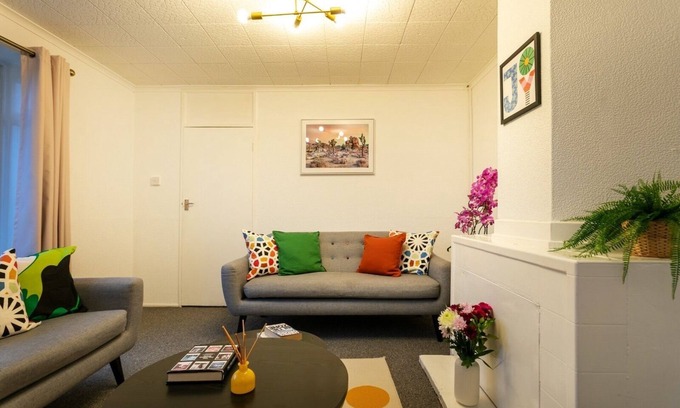 Bramcote House | 3Br-5Guests-Parking-Netflix-10minCentralNottingham