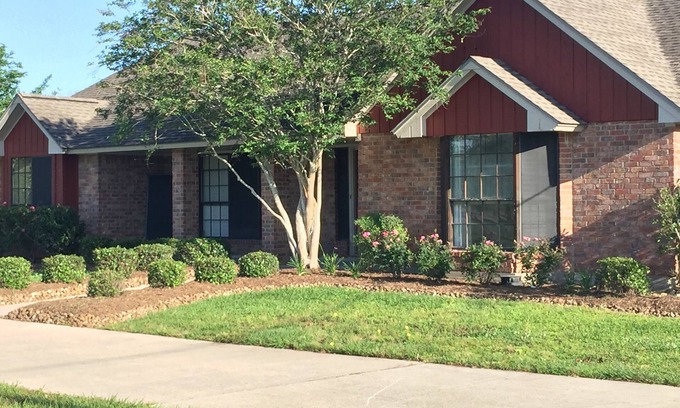 Brazoria House | 3BR house; River Ranch House part of River Rendezview, Dido's & the Yellowstone