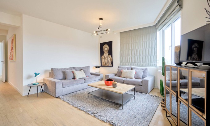 Plasky Apartment | 3BR NATO & EU Apartment -Free Parking - Luggage Room