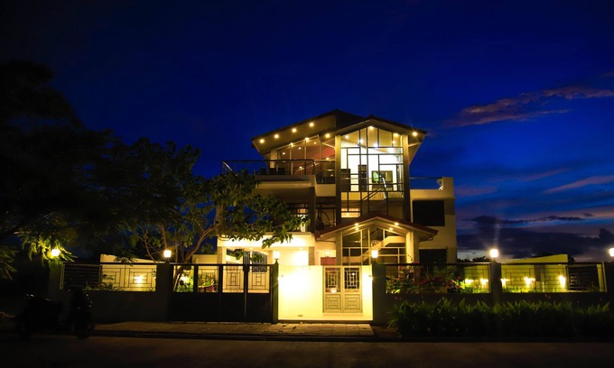 Coron Bed & Breakfast | 3BR Presidential Suite w/Private Veranda, Penthouse Access & Free Breakfast!