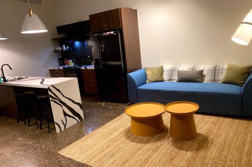 North Oakland Apartment | 3E-*New* 5 min to UPMC Shadyside, sleeps 4