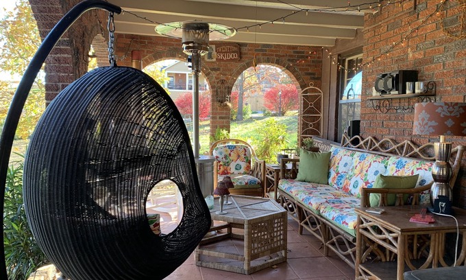 East Nashville Apartment | 3mi to downtown, packed w/extras, serene porch, swings, lights & music