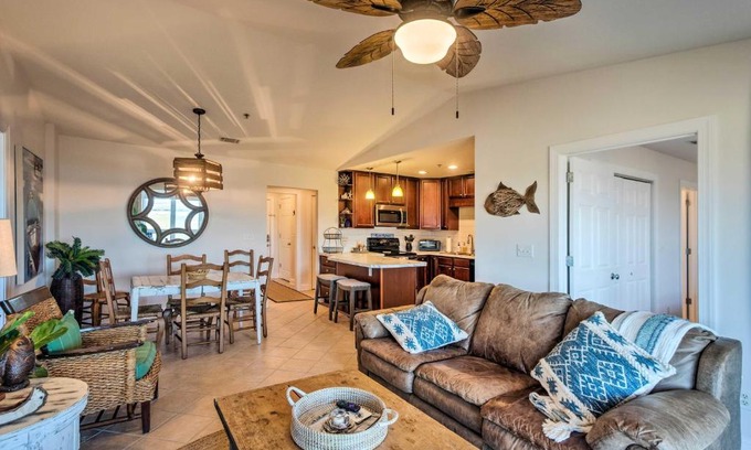 Darien Apartment | 3rd-Floor Riverfront Condo Walk to Downtown Eats!