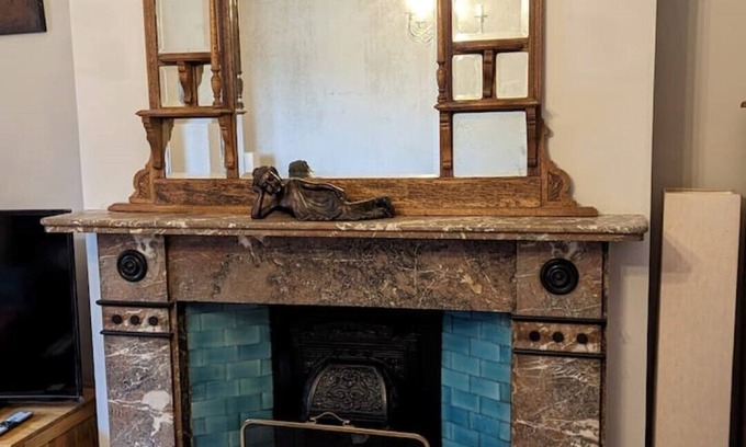 Hanham House | 4/5 bed terraced family home Bristol w parking