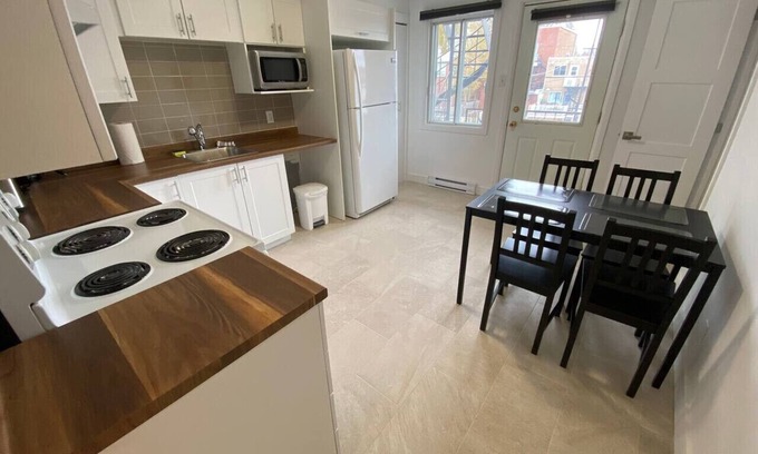 Bellerive Apartment | 4,5 près du fleuve, parkingn(At Corner store) bus
