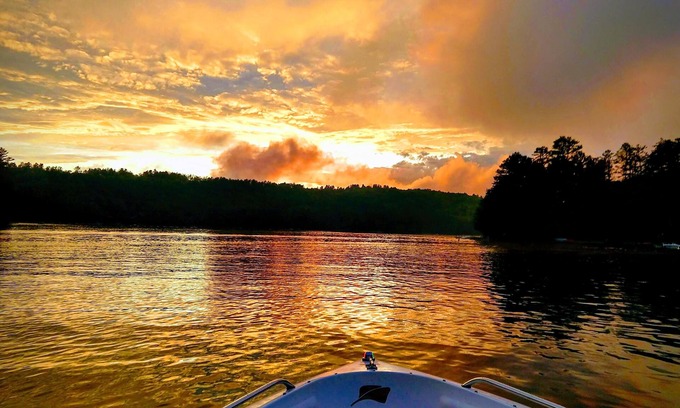 Chestertown Cottage | #4 Adirondack FamilyFriendly Waterfront on LoonLake. Boating,fishing,swimming!