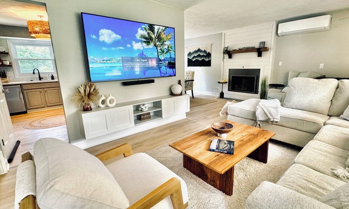 Boalsburg House | 4-bdr house Boalsburg with AC, WiFi, Sauna and Bar 10 min from Beaver Stadium!