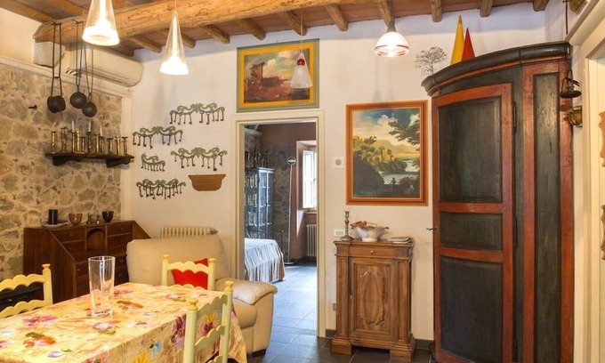 Pontremoli Other | 4 bed apartment with pool